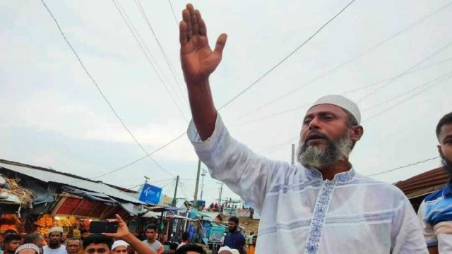 নৌকার কর্মী সমর্থকদের হাত কেটে ফেলার হুমকি দিলেন আওয়ামীলীগ নেতা