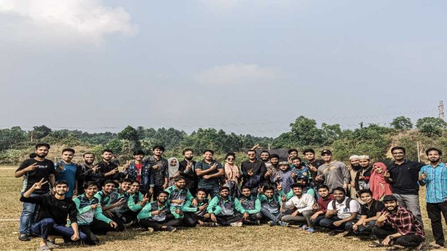 সুপার ওভারের নাটকীয়তা শেষে টসে ভাগ্য নির্ধারণ