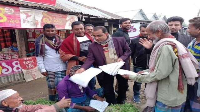 ফুলবাড়িয়ায় তৃণমূল পর্যায়ে বিএনপির লিফলেট বিতরণ