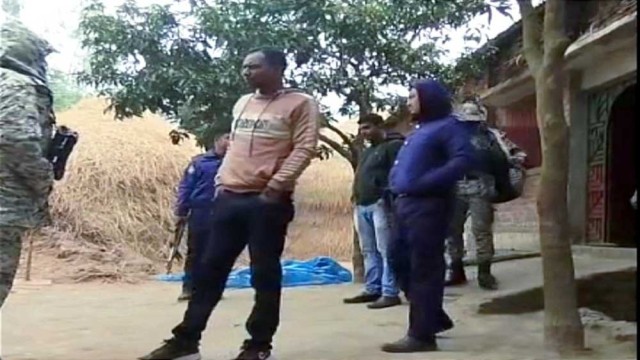 ছাত্রদল নেতার বাড়িতে থানা পুলিশ।