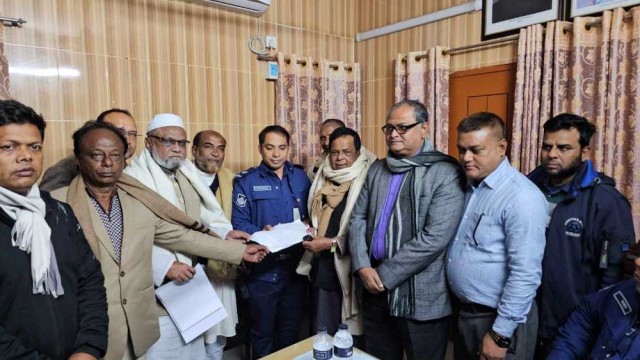 সাঁথিয়ায় এজাহারভূক্ত আসামীদের গ্রেপ্তারের দাবীতে স্মারকলিপি