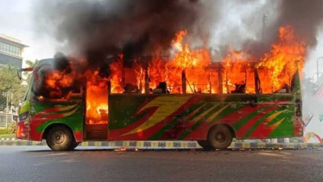 ডিসেম্বরে সারাদেশে ২ হাজার ৩৬০টি যানবাহন ও স্থাপনায় আগুন