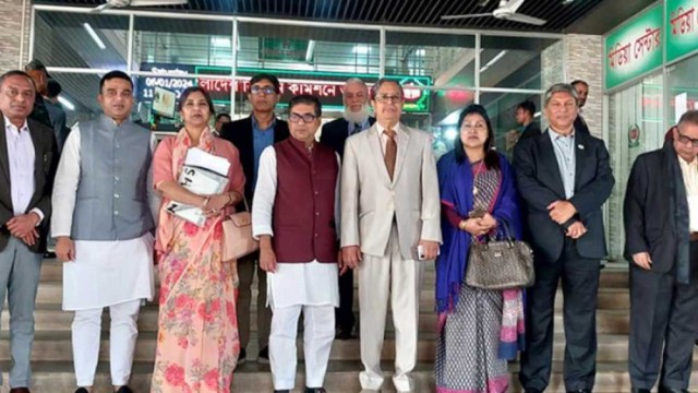 ভোটের আগের দিন অভিযোগ নিয়ে ইসিতে আওয়ামী লীগ