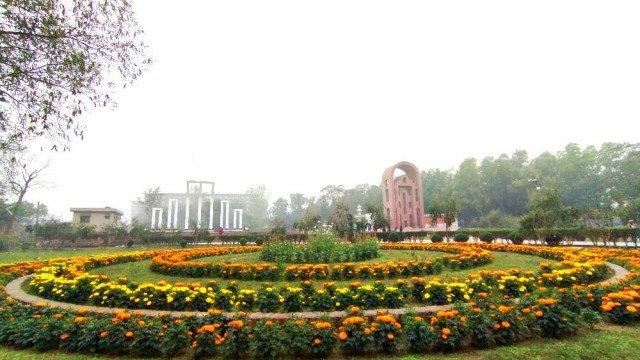 ফুলেল সৌন্দর্য সৌরভে মাতোয়ারা ইসলামী বিশ্ববিদ্যালয়