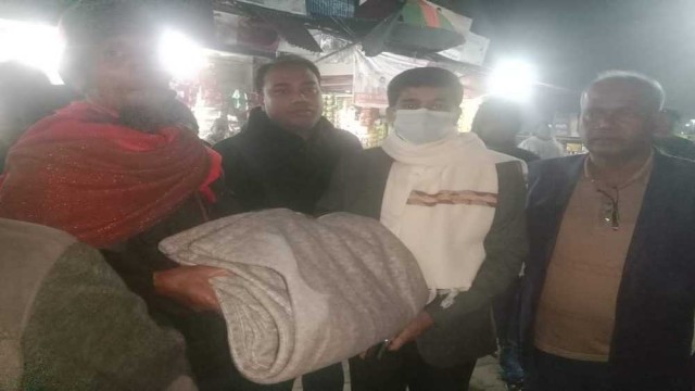 রাতে শীর্তাতদের মাঝে কম্বল নিয়ে হাজির ইউএনও