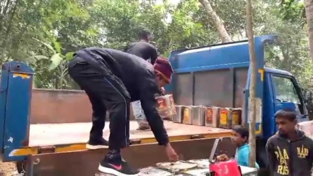 নগরকান্দায় নকল গুড়ের কারখানায় ভ্রাম্যমান আদালতের অভিযান, জরিমানা