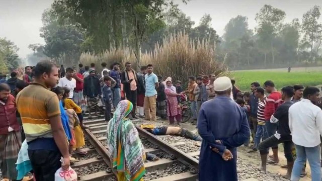 পীরগঞ্জে ট্রেনে কাটা পড়ে যুবকের মৃত্যু