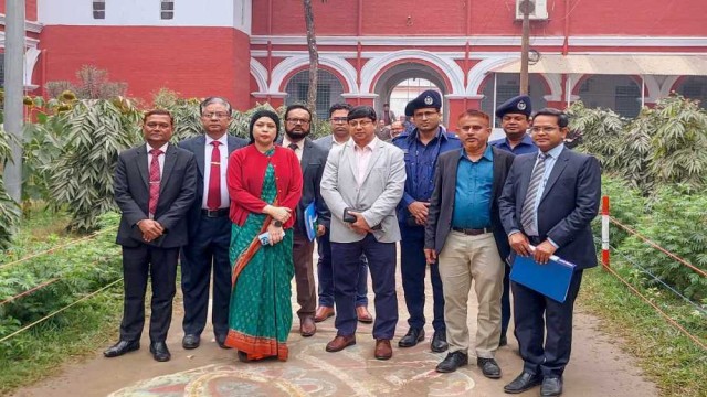 প্রাথমিক ও গণশিক্ষা প্রতিমন্ত্রীর ময়মনসিংহে নিয়োগ পরীক্ষা পরিদর্শন