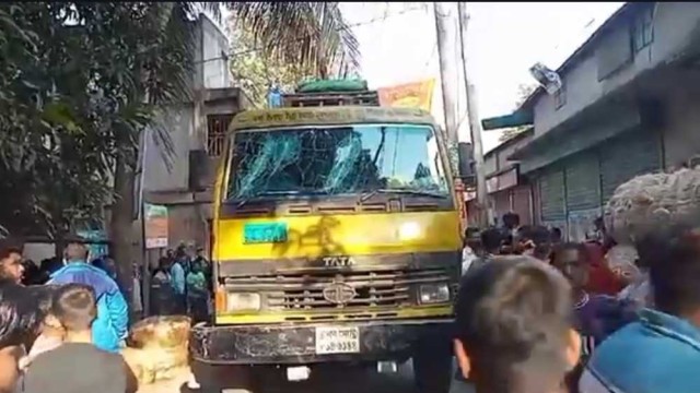 ফরিদপুরে ট্রাকের চাকায় পিষ্ট হয়ে বৃদ্ধার মৃত্যু
