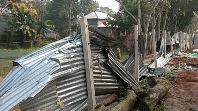 ভাঙ্গায় আধিপত্য বিস্তারের জেরে ২ গ্রামবাসীর সংঘর্ষ বাড়িঘর ভাংচুর, আহত ১০