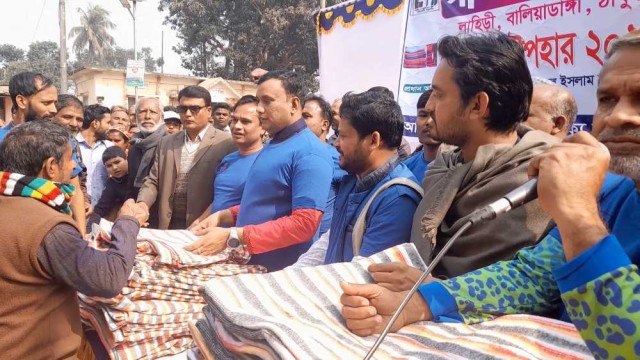 বালিয়াডাঙ্গীতে ৫ শতাধিক মানুষের পাশে স্বেচ্ছাসেবী সংগঠন পথিক
