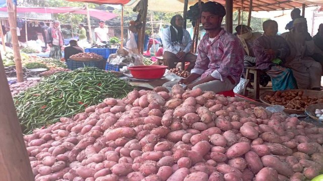 আলু এখন সব তরকারিতে খাওয়া যাচ্ছে