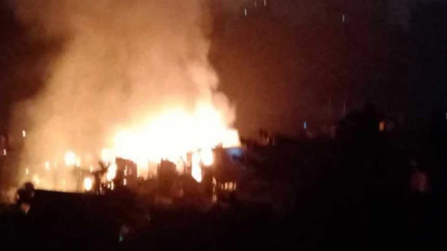 মিরপুর বাগানবাড়ি বস্তিতে আগুন
