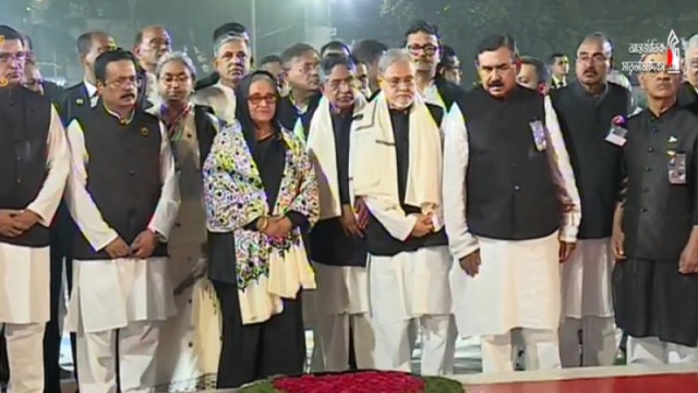 আন্তর্জাতিক মাতৃভাষা দিবসে ভাষা শহীদদের প্রতি শ্রদ্ধা জানাল আওয়ামী লীগ