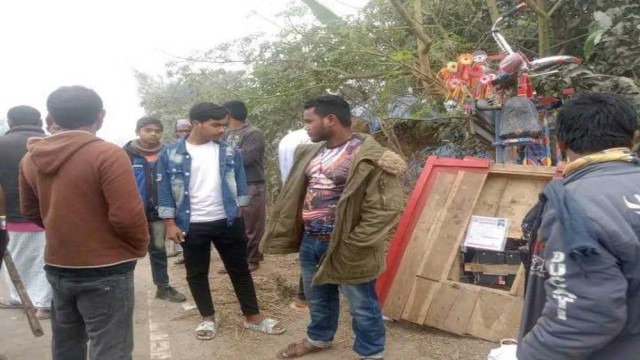 রানীশংকৈলে নৈশ কোচের ধাক্কায় আহত ভ্যান চালকের মৃত্যু