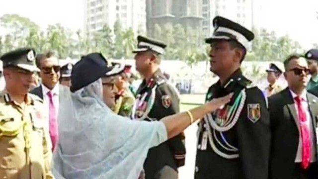 ৪০০ পুলিশকে বিপিএম-পিপিএম পদক পরিয়ে দিলেন প্রধানমন্ত্রী
