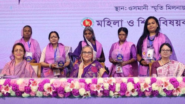 পাঁচ নারীকে জয়িতা পুরস্কার দিলেন প্রধানমন্ত্রী