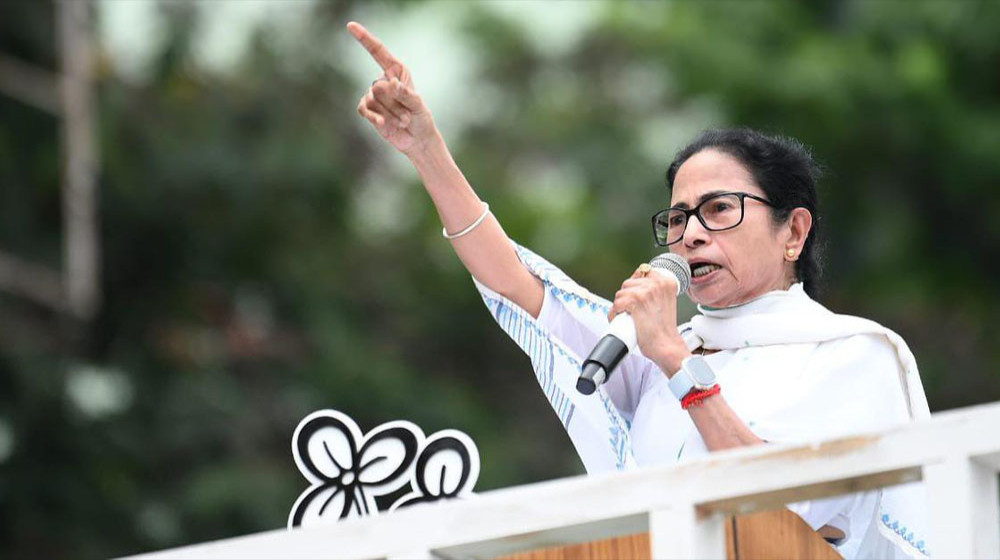 ভোটের ফল চ্যালেঞ্জ করে উচ্চ আদালতে যেতে পারেন মমতা